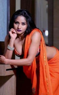 desi bhabhi cleavage