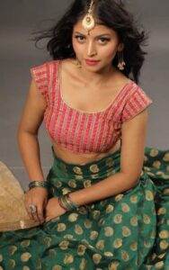 hot indian girls in saree