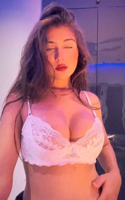 Hiral Radadiya hot pics