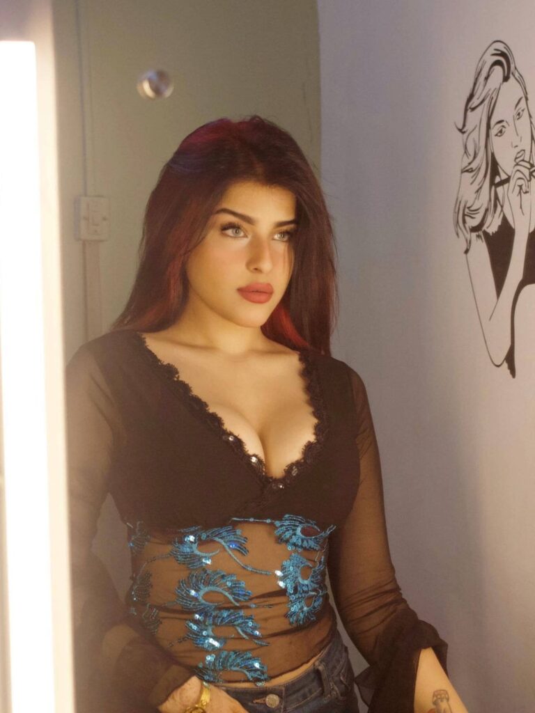 Edin Rose hot photos